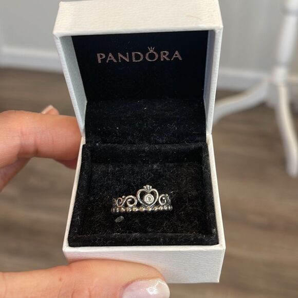 Princess Tiara Crown Ring - Picture 1 of 3